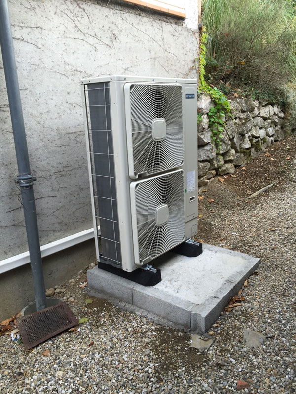 Installation d'une pompe à chaleur Air/Eau par Maison Confort 81,82,31